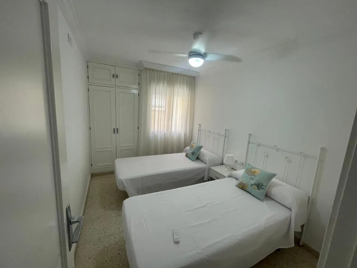 Apartamento torre del mar centro. Apartamento